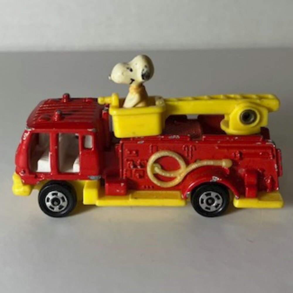 Vintage Die Cast Snoopy Fire Truck Engine Copy Right 1958 Made in Japan 1.5" #C1